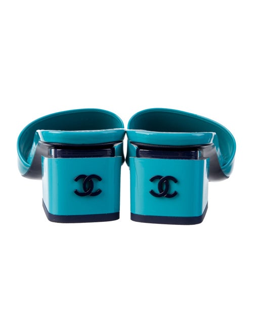 Chanel 2022 Interlocking CC Logo Slides