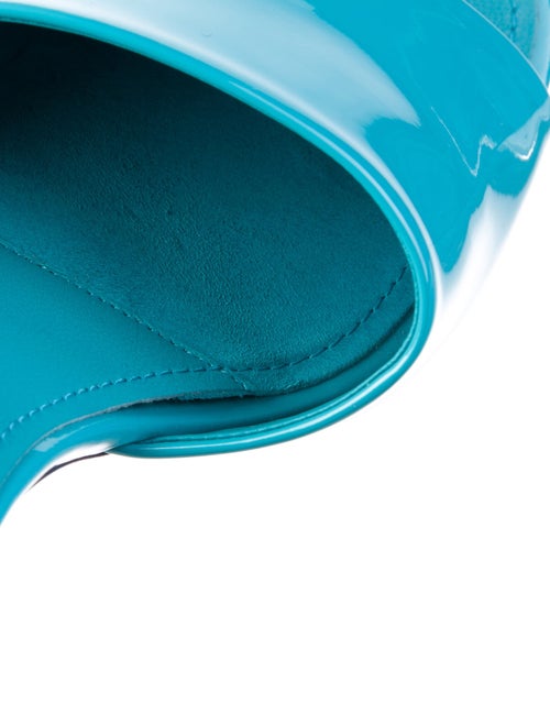 Chanel 2022 Interlocking CC Logo Slides