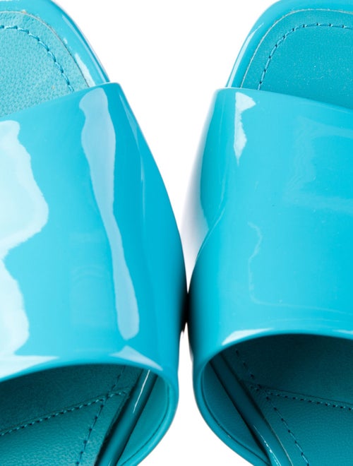 Chanel 2022 Interlocking CC Logo Slides