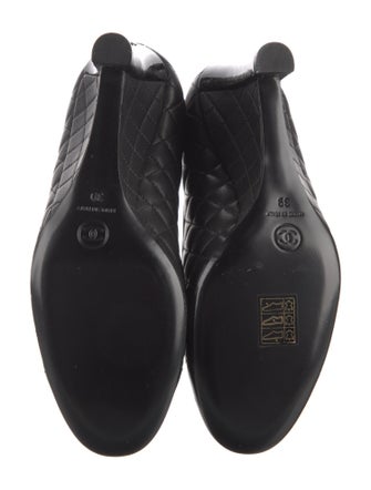 Chanel 2012 Interlocking CC Logo Pumps