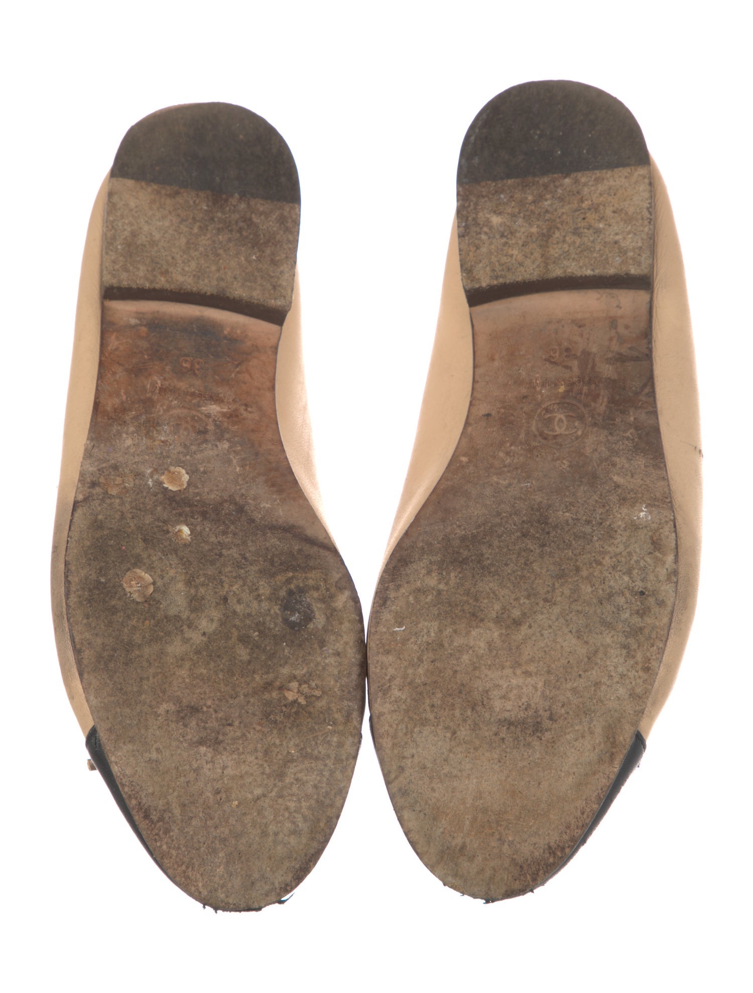 Chanel Interlocking CC Logo Leather Ballet Flats