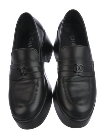 Chanel 2022 Interlocking CC Logo Loafers