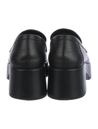 Chanel 2022 Interlocking CC Logo Loafers