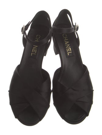 Chanel 2023 Interlocking CC Logo Slingback Sandals