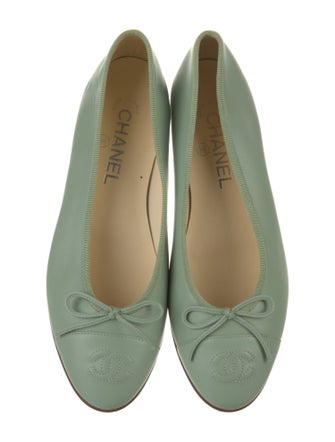 Chanel Interlocking CC Logo Leather Ballet Flats