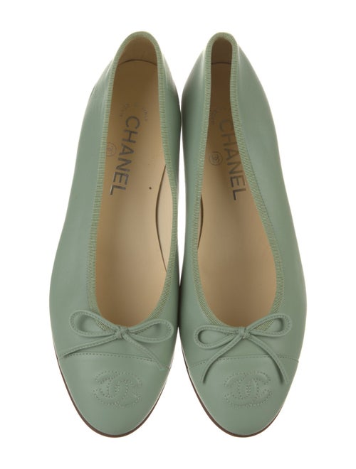 Chanel Interlocking CC Logo Leather Ballet Flats