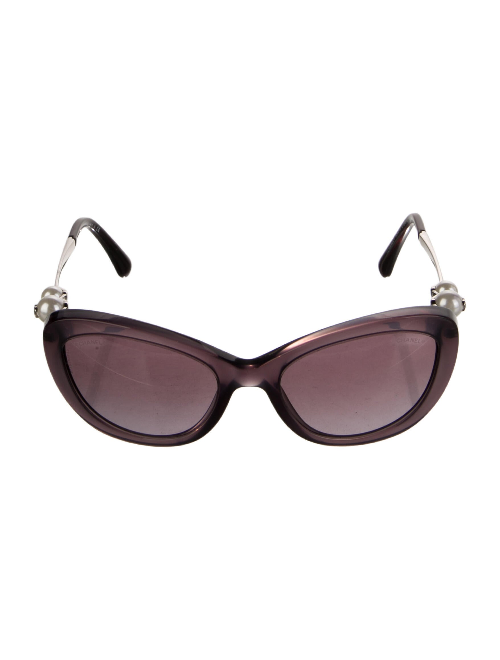 Chanel Interlocking CC Logo Cat-Eye Sunglasses