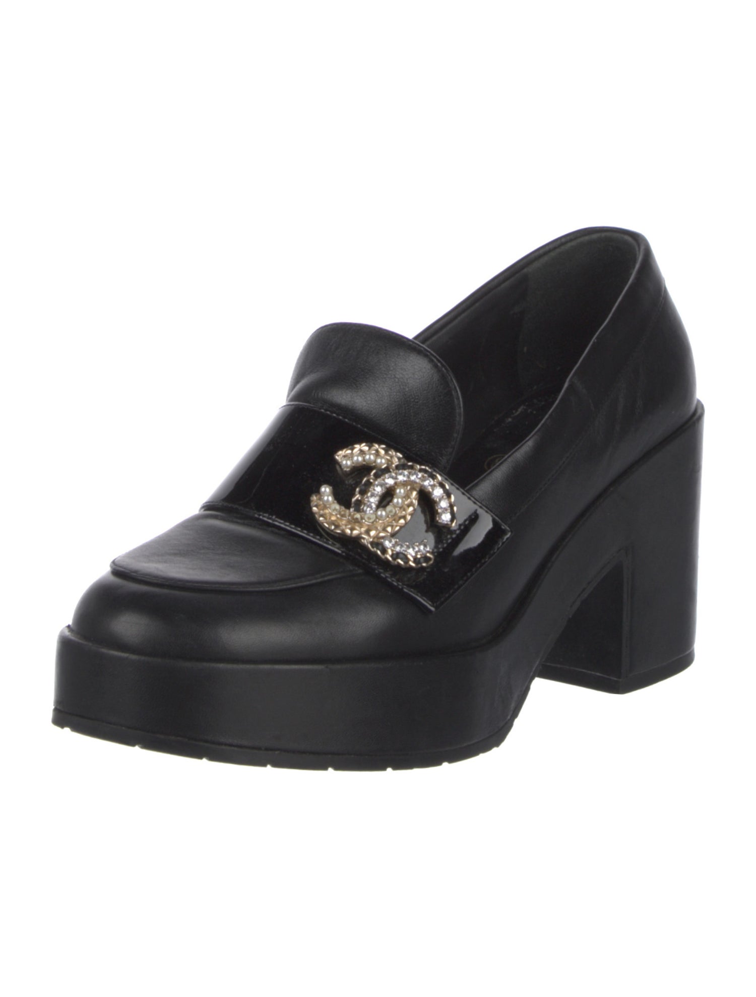 Chanel Interlocking CC Logo Leather Pumps