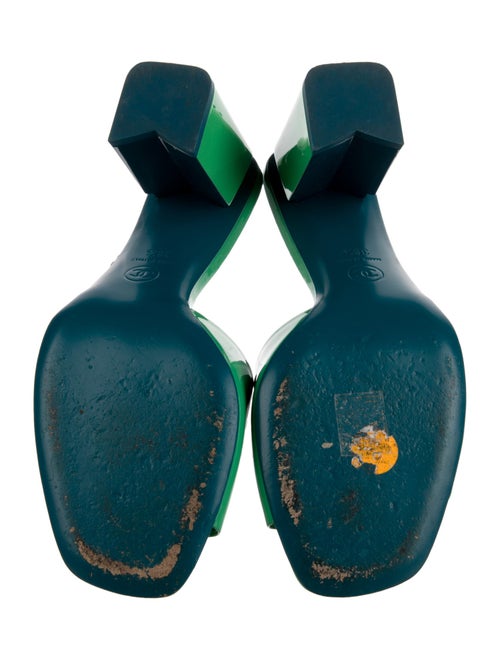 Chanel Interlocking CC Logo Patent Leather Slides