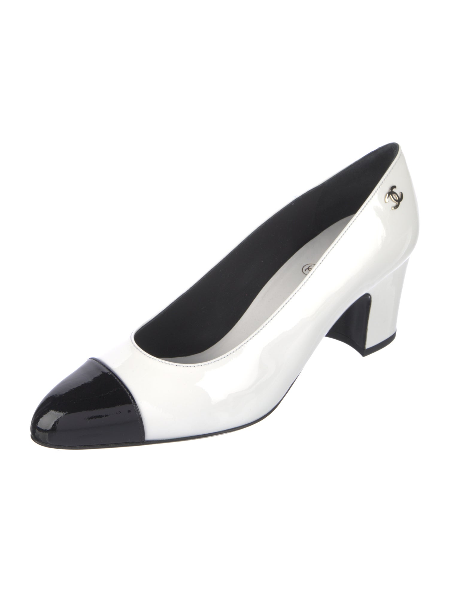 Chanel 2023 Interlocking CC Logo Pumps
