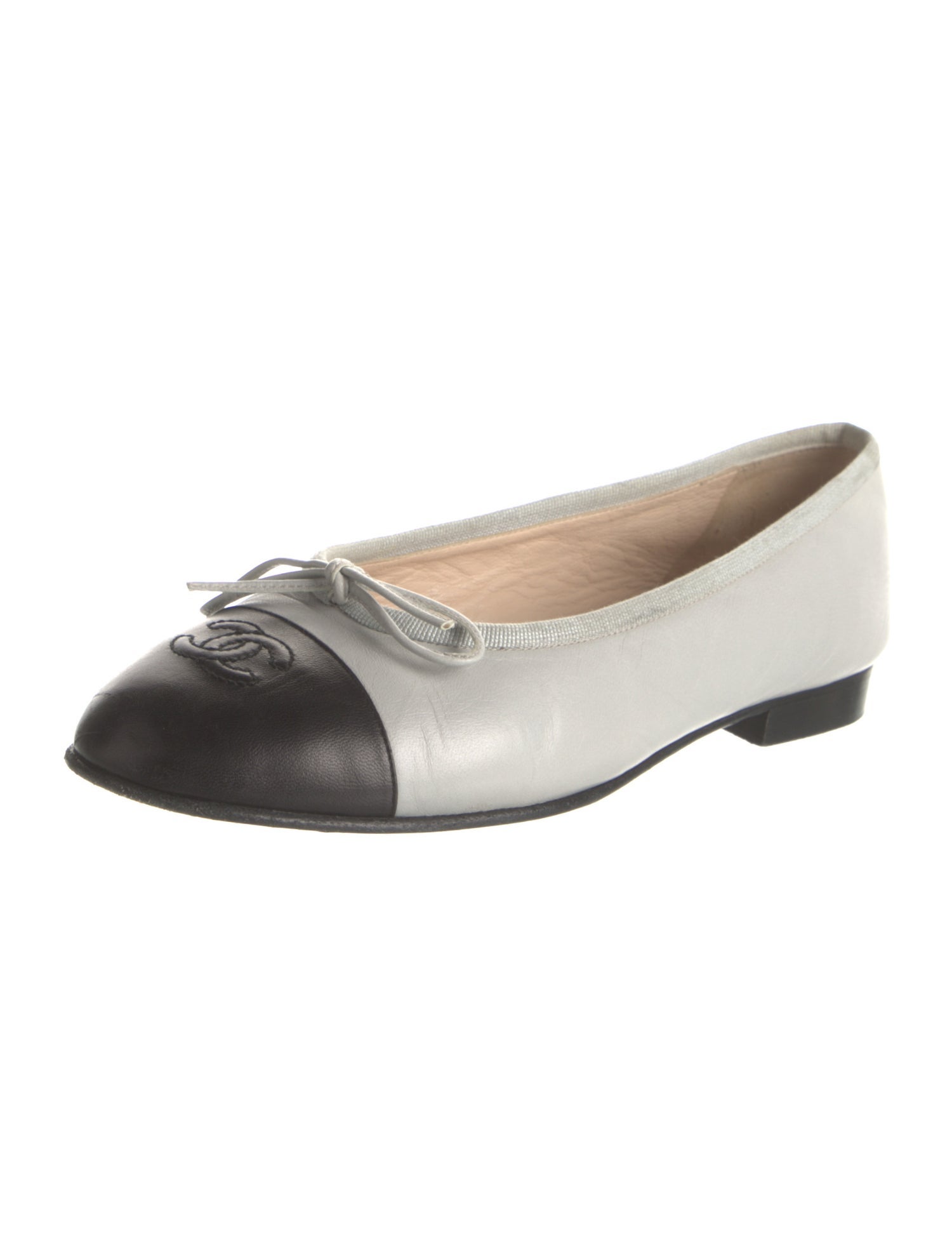 Chanel Interlocking CC Logo Leather Ballet Flats