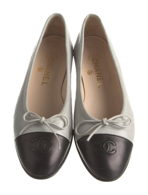 Chanel Interlocking CC Logo Leather Ballet Flats