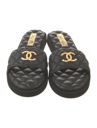 Chanel 2023 Paris-Dakar Slides