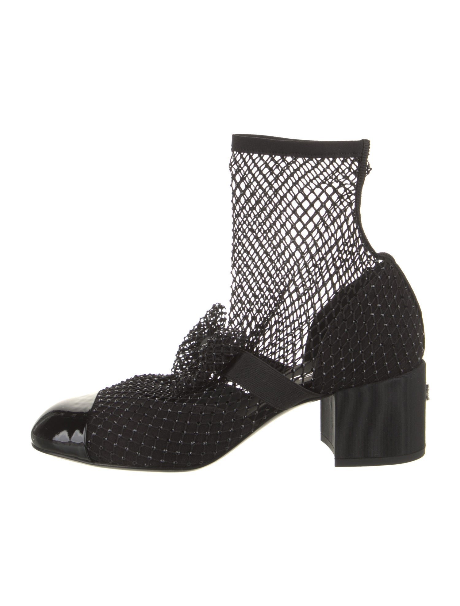 Chanel 2023 Interlocking CC Logo Pumps