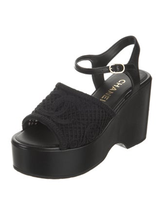 Chanel 2025 Interlocking CC Logo Slingback Sandals