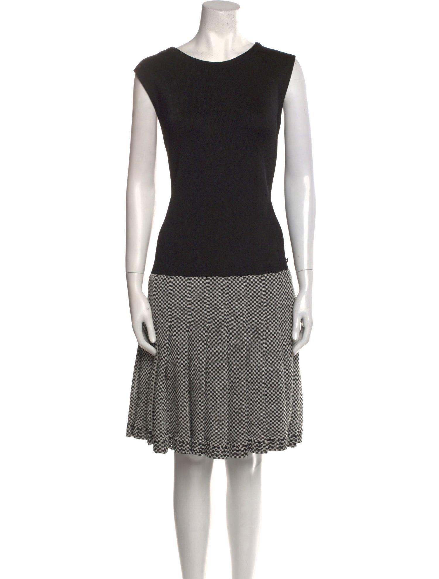 Chanel 2017 Knee-Length Dress