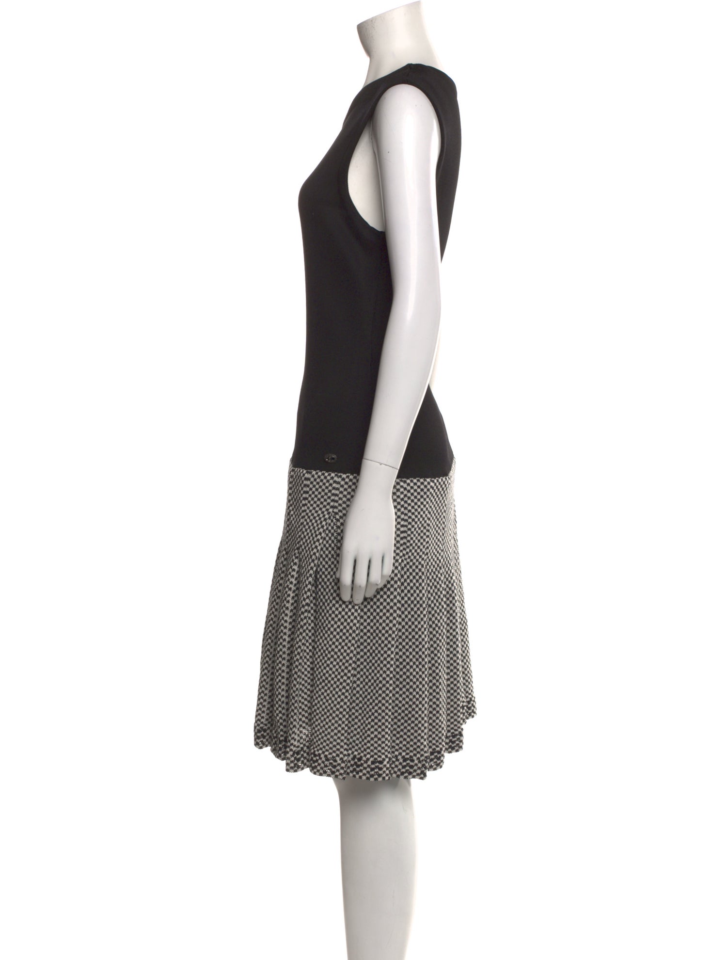 Chanel 2017 Knee-Length Dress