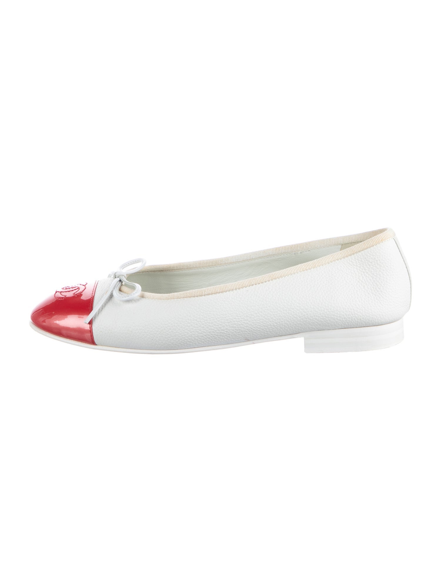 Chanel Interlocking CC Logo Leather Ballet Flats
