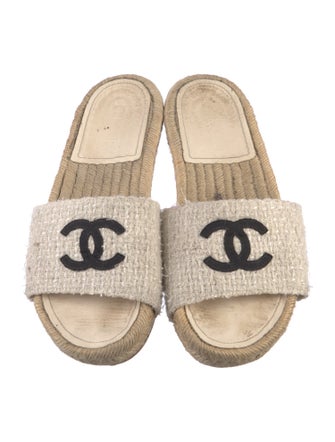 Chanel 2020 Interlocking CC Logo Espadrilles