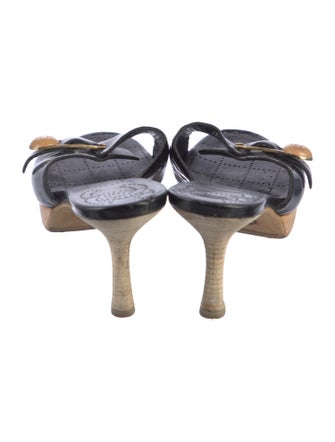 Chanel Interlocking CC Logo Patent Leather Slides