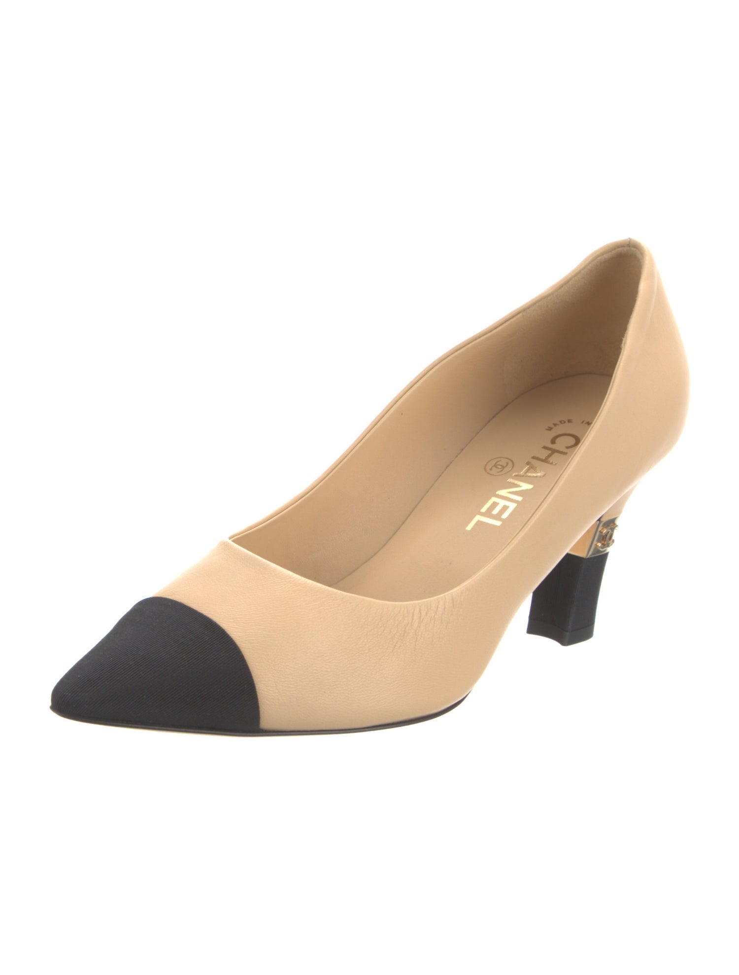 Chanel 2020 Interlocking CC Logo Pumps