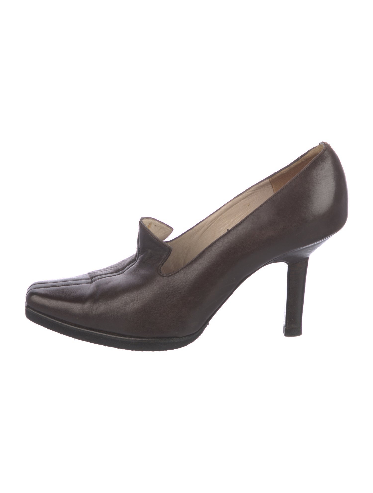 Chanel Interlocking CC Logo Leather Pumps