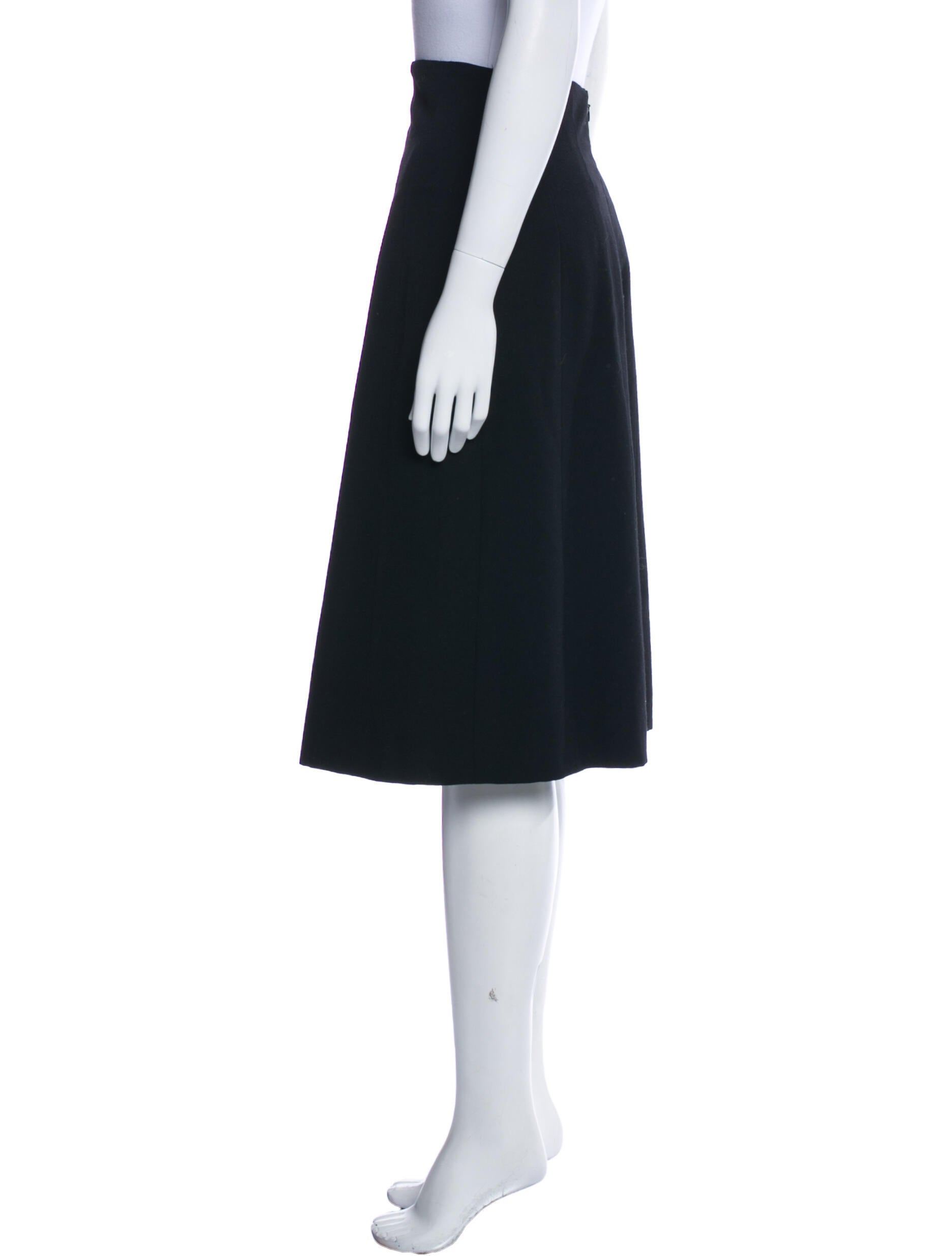 Chanel Vintage Knee-Length Skirt