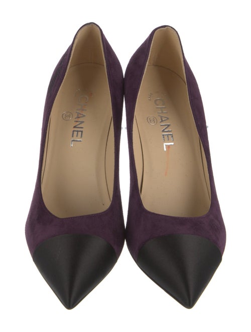Chanel Interlocking CC Logo Suede Pumps