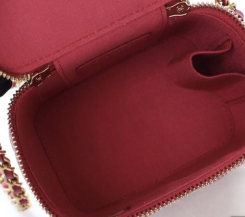 Chanel Interlocking CC Vanity Case With Chain Mini 2021-2022