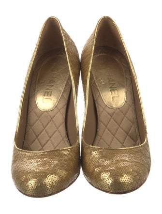 Chanel 2012 Interlocking CC Logo Pumps