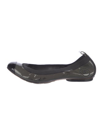 Chanel Interlocking CC Logo Patent Leather Ballet Flats