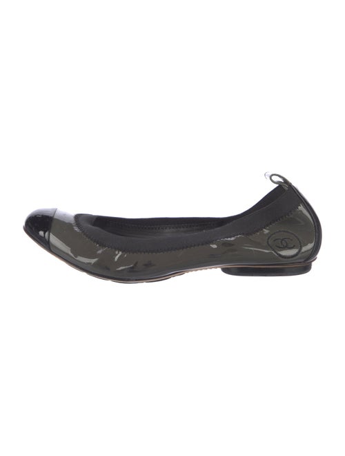 Chanel Interlocking CC Logo Patent Leather Ballet Flats