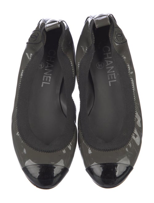 Chanel Interlocking CC Logo Patent Leather Ballet Flats