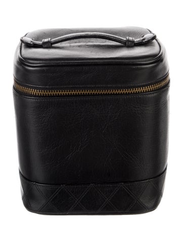 Chanel Cosmetic Bags Quilted CC Vanity Case