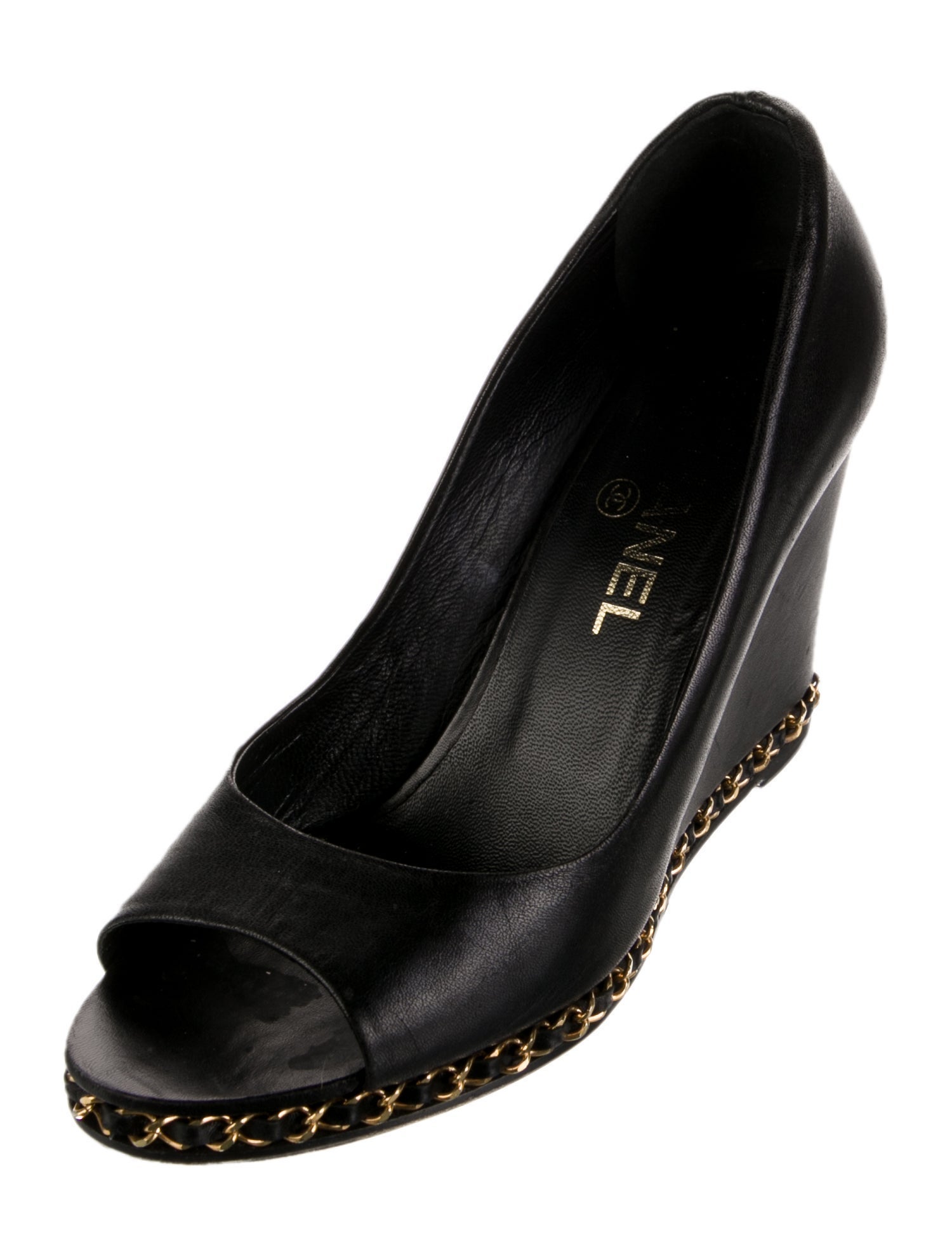 Chanel Interlocking CC Logo Lambskin Pumps