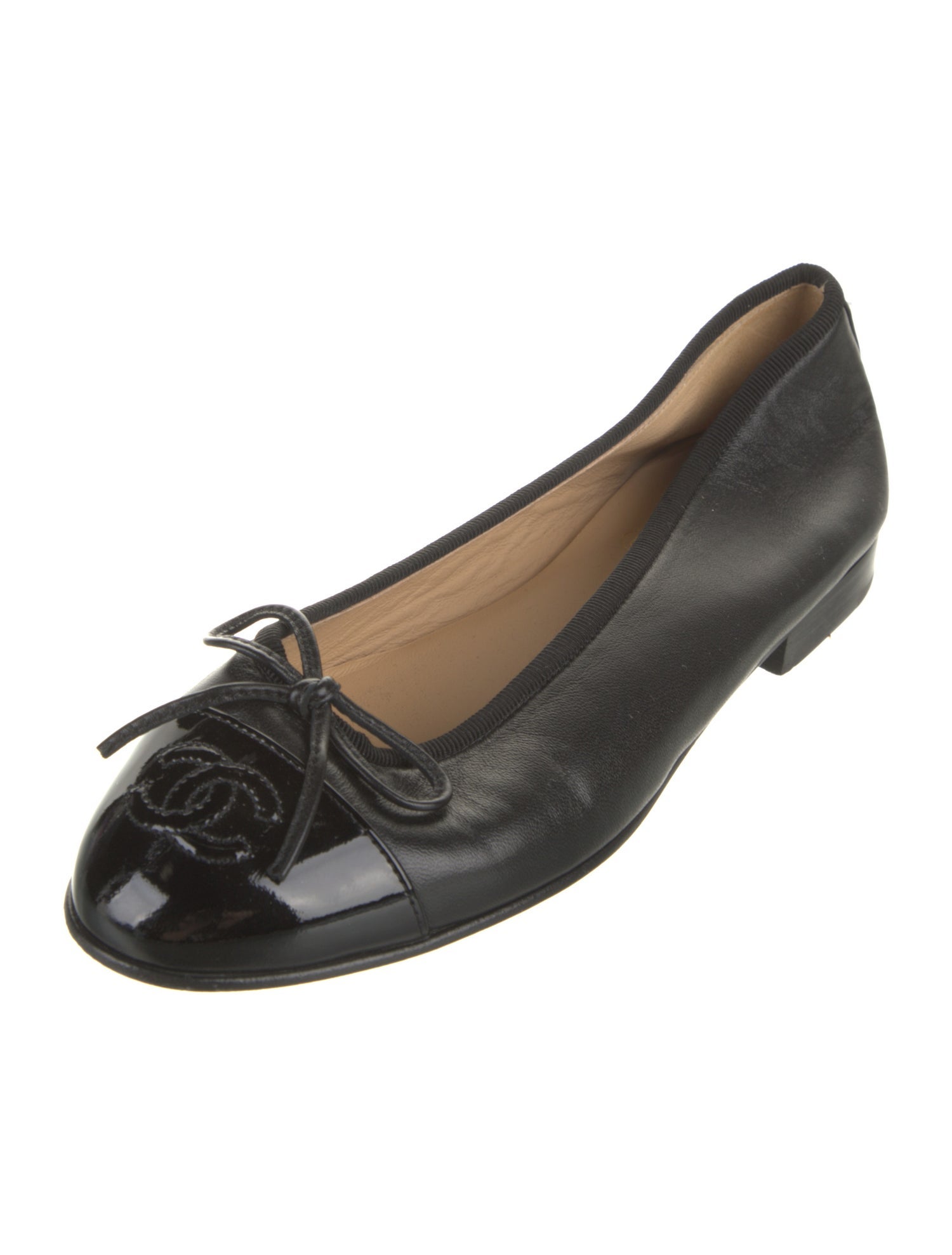 Chanel Interlocking CC Logo Leather Ballet Flats