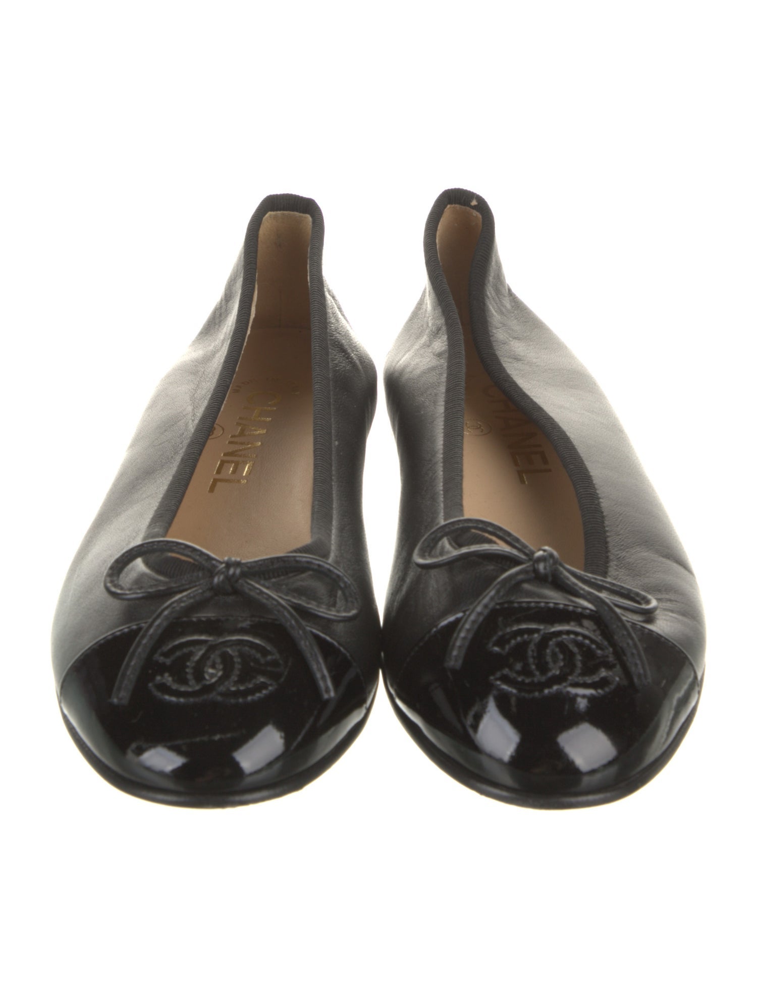 Chanel Interlocking CC Logo Leather Ballet Flats