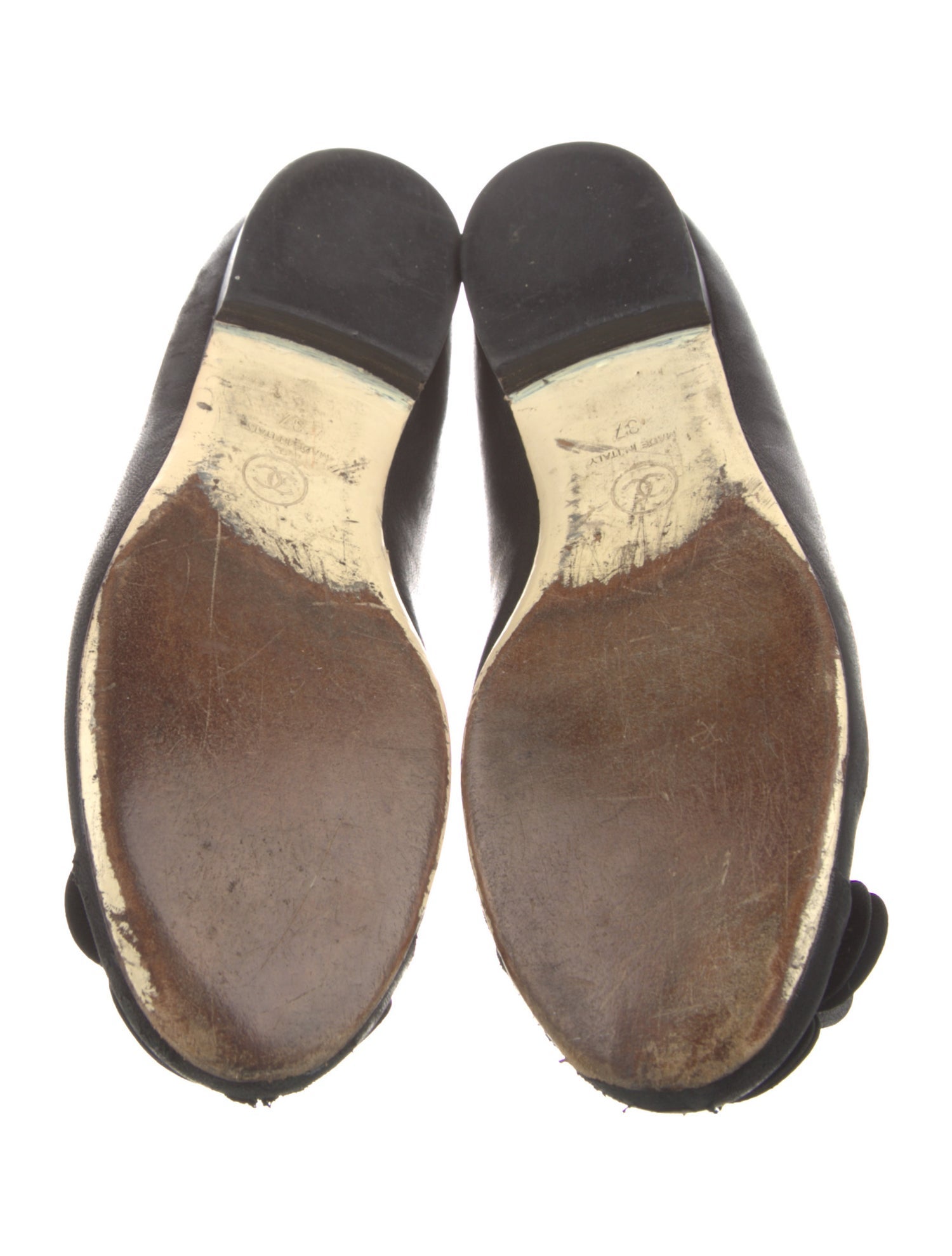 Chanel Interlocking CC Logo Leather Ballet Flats