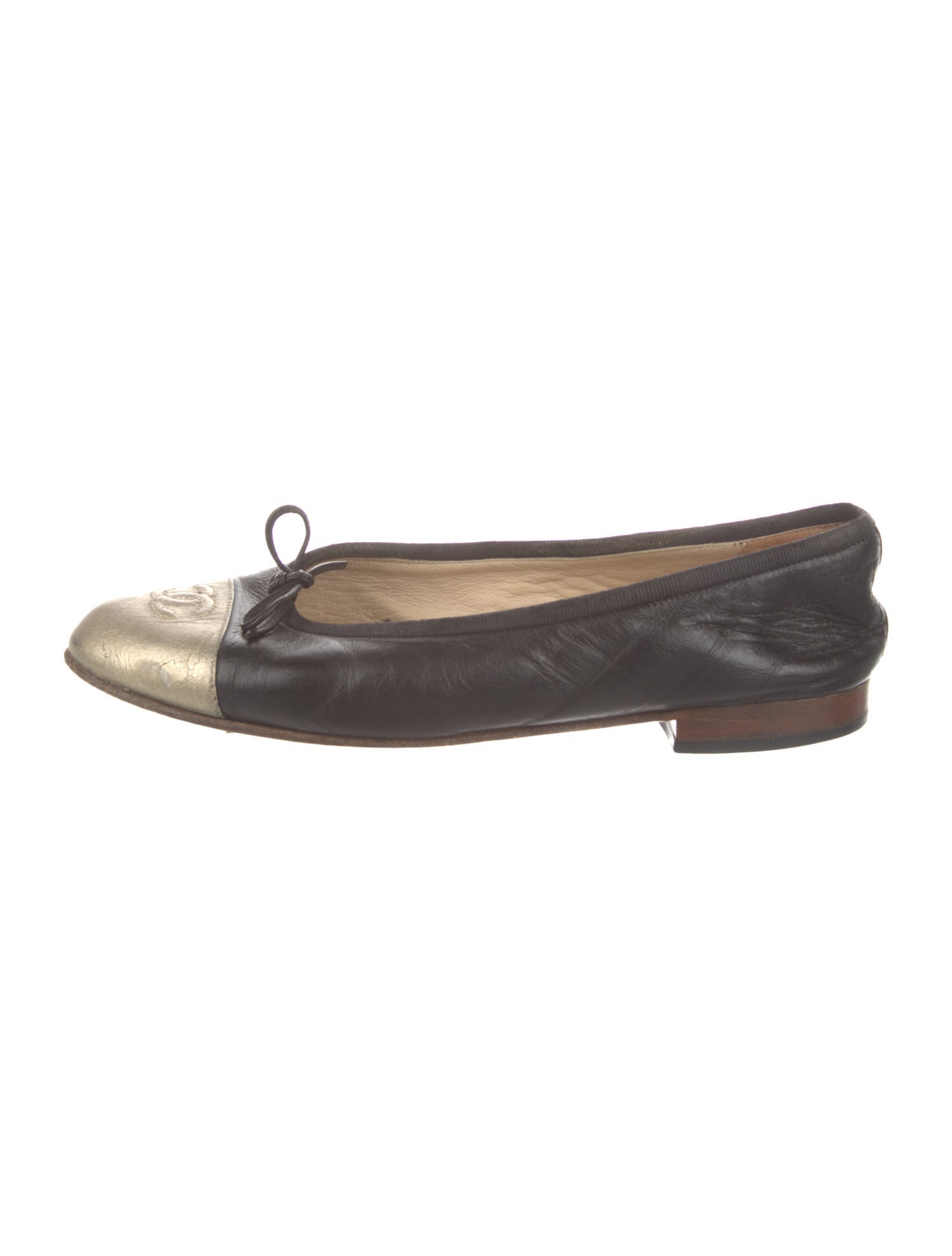 Chanel Interlocking CC Logo Leather Ballet Flats
