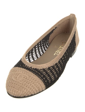 Chanel Interlocking CC Logo Ballet Flats