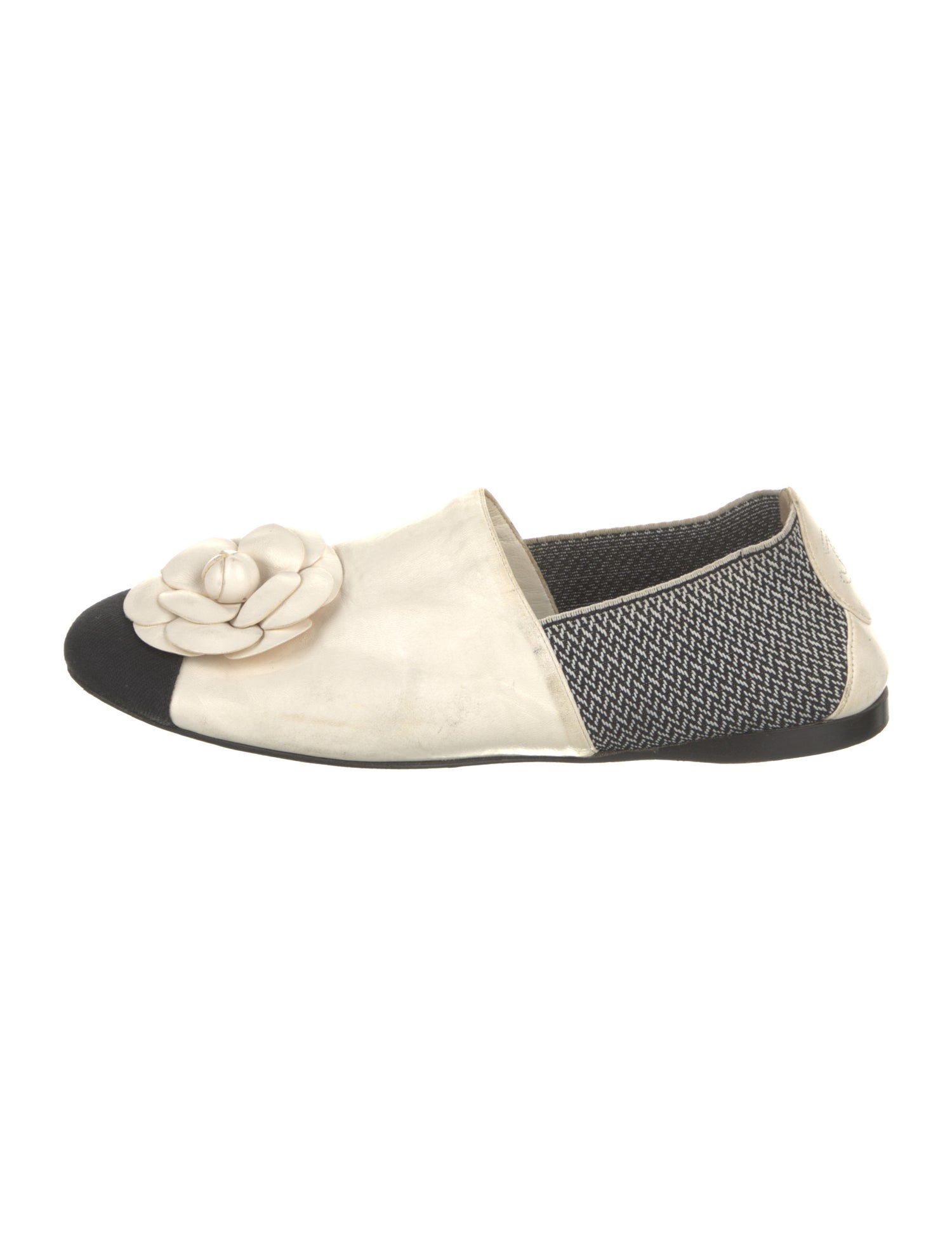 Chanel Interlocking CC Logo Leather Loafers