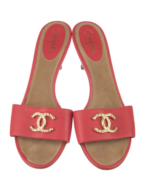 Chanel Interlocking CC Logo Leather Slides