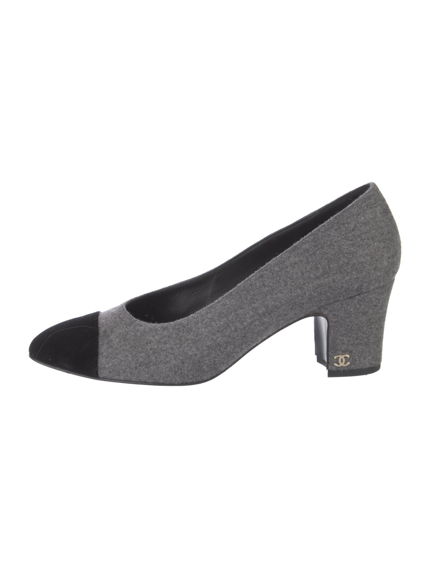 Chanel 2017 Interlocking CC Logo Pumps