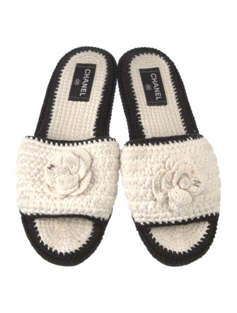 Chanel Interlocking CC Logo Slides