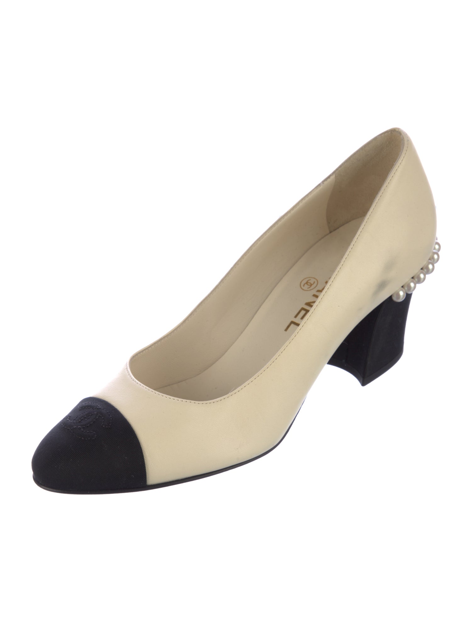 Chanel 2018 Interlocking CC Logo Pumps