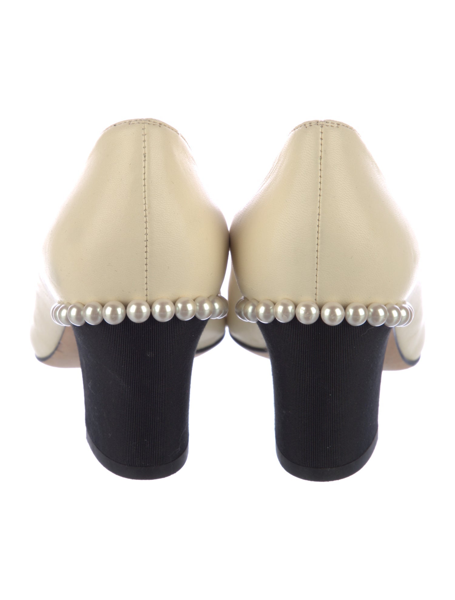 Chanel 2018 Interlocking CC Logo Pumps