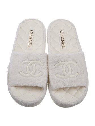 Chanel 2021 Interlocking CC Logo Espadrilles