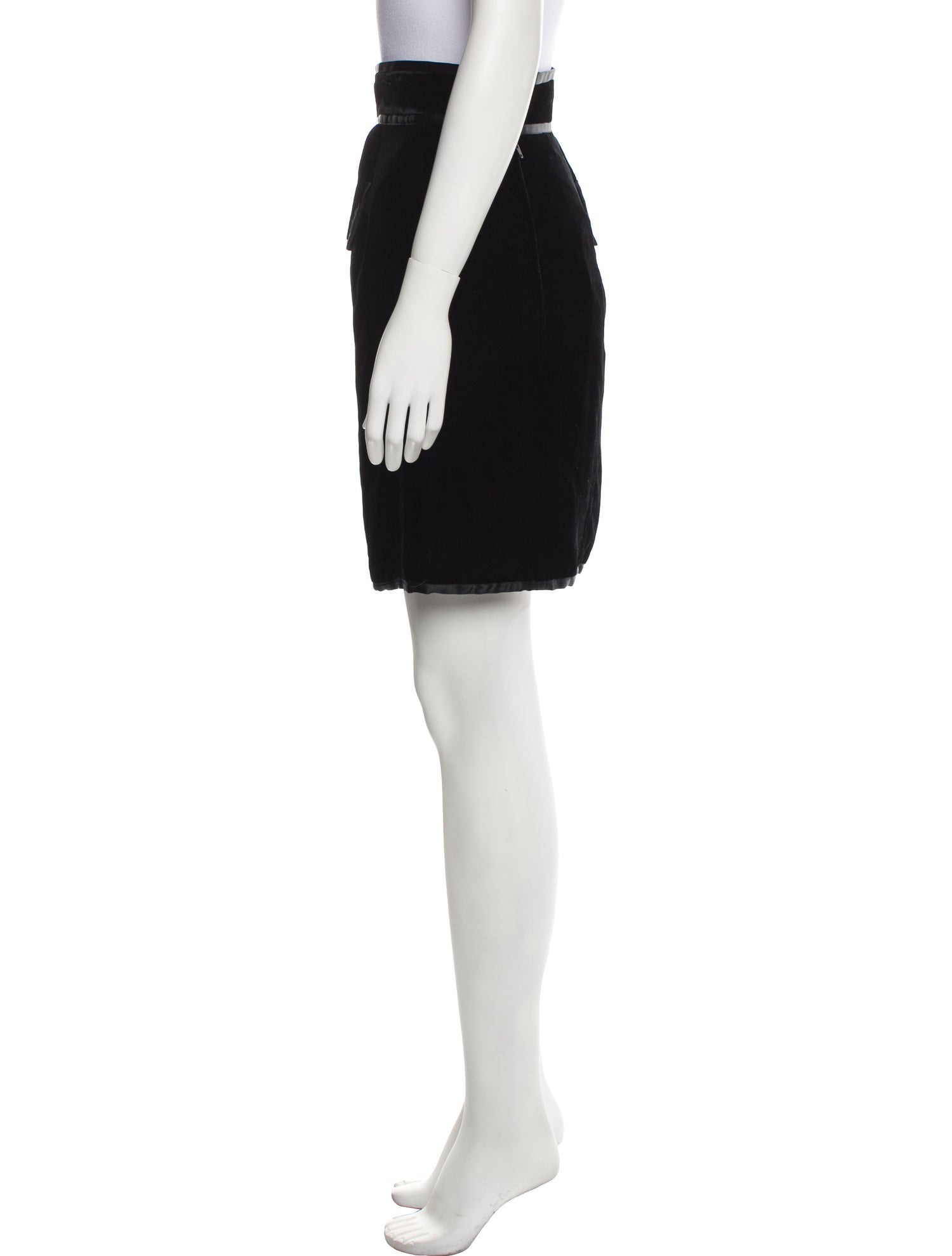 Chanel Vintage Knee-Length Skirt