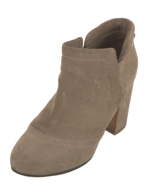 Chanel Interlocking CC Logo Suede Boots