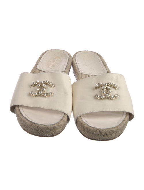Chanel 2018 Interlocking CC Logo Espadrilles